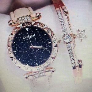 Round quartz watch and rose gold bangle bracelet